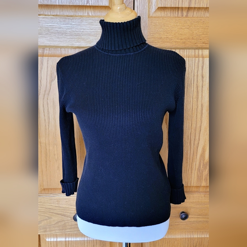 Women's Rena Rowan Black Turtleck Ribbed Knit Top - Large